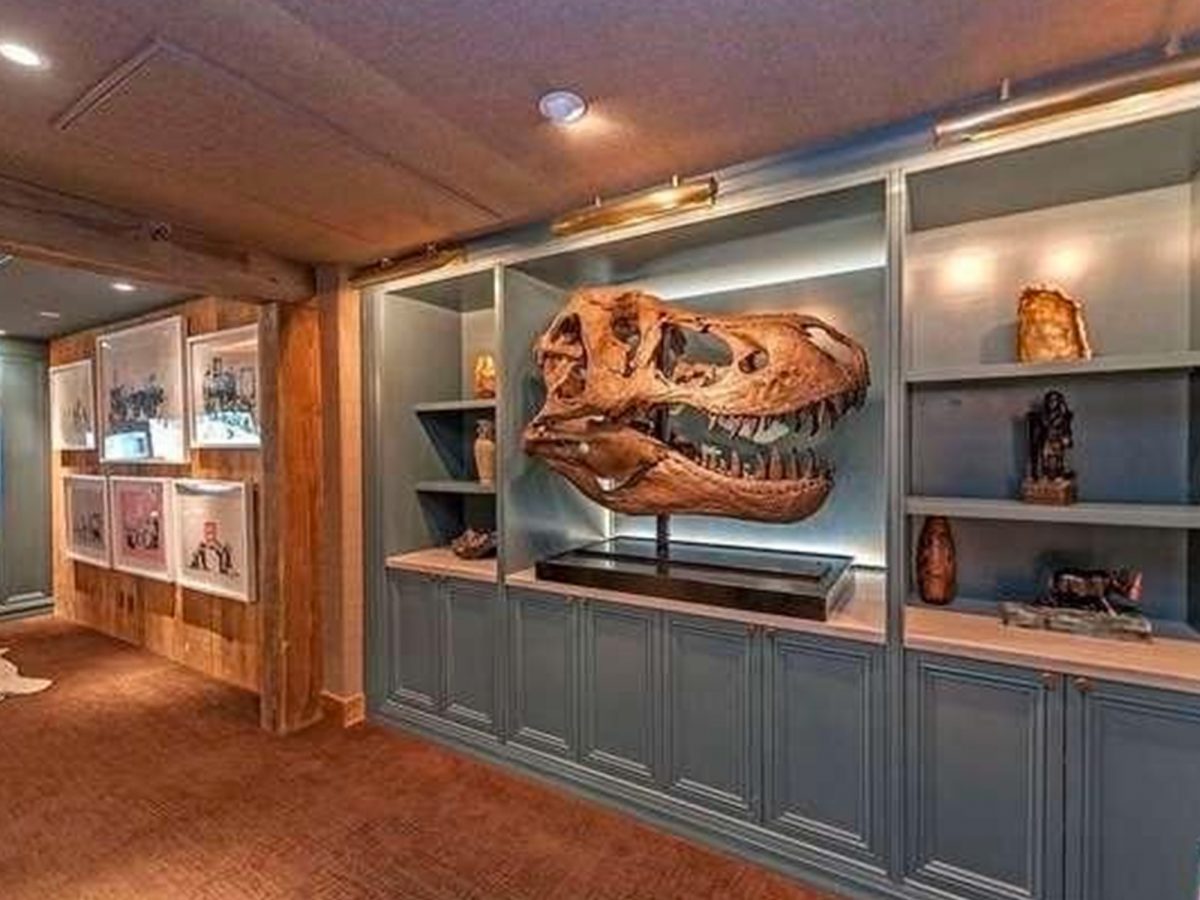 Billionaire Heir Furnishes Home with T-Rex Skull