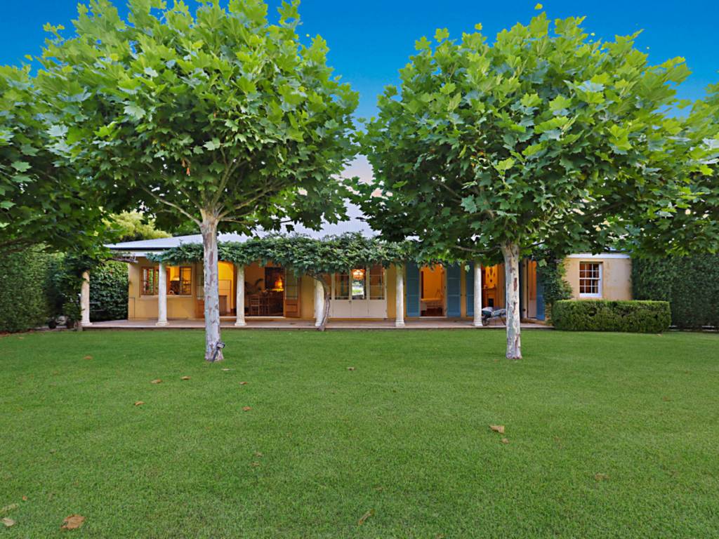 KRINKLEWOOD BIODYNAMIC VINEYARD - The most beautiful vineyard estate in NSW.